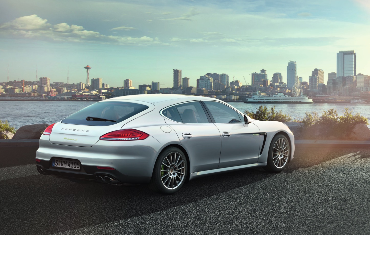 2014 Porsche Panamera Brochure Page 34
